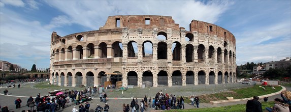 Colosseum or Coliseum