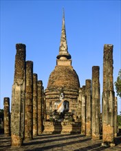 Seated Buddha statue at the viharn of Wat Sra Si