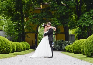 Wedding couple in the park of Schloss Ambras Castle