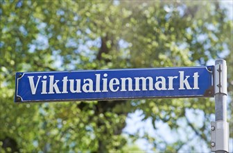 Old street sign "Viktualienmarkt"
