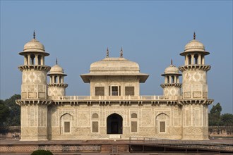 Islamic mausoleum