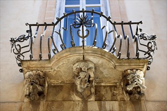 Classic Sicilian Baroque sculpted balcony corbel