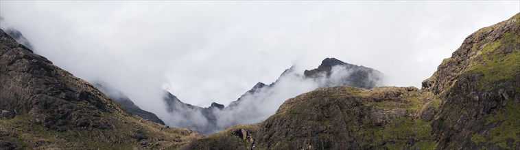 Peaks of Sgurr Dubh Beag and Sgurr Dubh Morr of Cuillin Hills behind