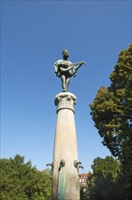 Minnesangerbrunnen fountain