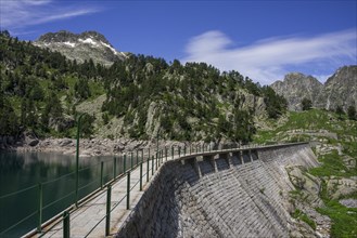 Dam of the reservoir at the Refugi dera Restanca