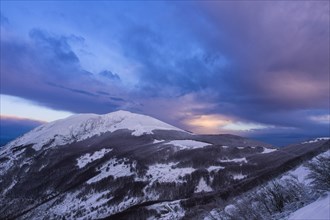 Winter sunrise over Monte Acuto
