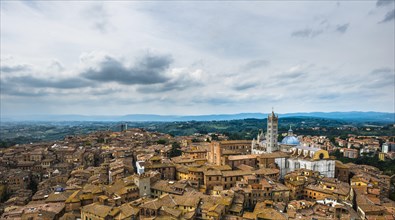 View of the old town with Siena Cathedra