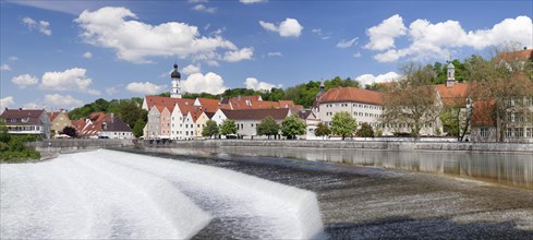 View over the Lechwehr weir on the old town