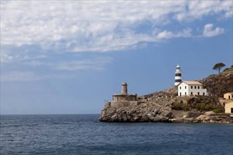 Punta de sa Creu with the Sa Creu lighthouse and the remains of the Bufador lighthouse