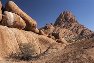 Rock formations and boulders at Spitzkoppe