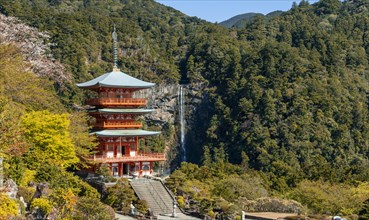Nachi waterfall behind pagoda of Seigantoji Temple