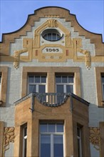 Upper facade of an Art Nouveau building from 1905