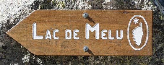 Sign to Lake Lac de Melo