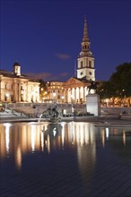 Fountain with equestrian statue of George IV in front of the National Gallery and Church of St Martin-in-the-Fields