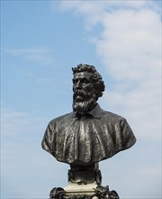 Statue of Benvenuto Cellini
