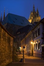 Stiftgasse alley with Erfurt Cathedral in the evening