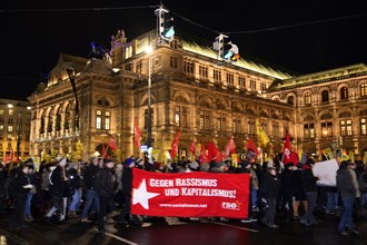 Demonstration against PEGIDA at the Opernring