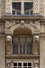 Decorative bay window