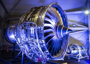 Aircraft engine and helicopter engine