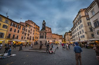 Campo de 'Fiori and statue of Giordano Bruno