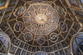 Golden ceiling in a chamber