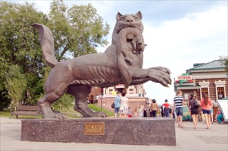 Babr or Siberian tiger bronze monument