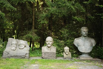 The busts of Engels