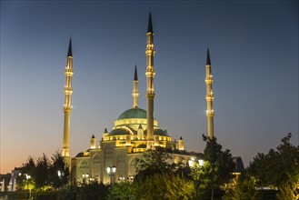 Akhmad Kadyrov Mosque at dusk