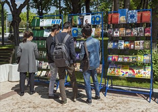Students at street book market in Tashkent