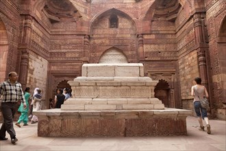 Tomb and cenotaph at Iltutmish's Tomb
