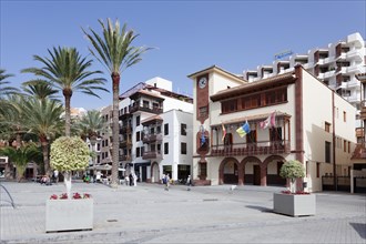 Town Hall in Plaza de las Americas