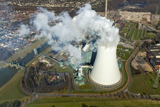 Walsum power plant with cooling tower and clouds of smoke