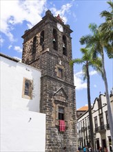 Iglesia Matriz de El Salvador in Plaza de Espana
