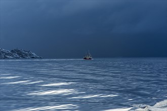 Ship on the horizon