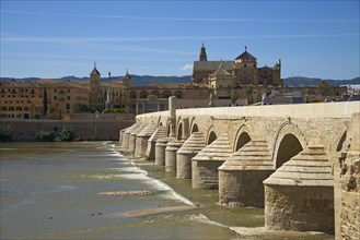 Roman bridge over the Rio Guadalquivir with the Mezquita