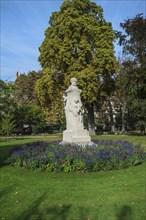 Paul Verlaine statue