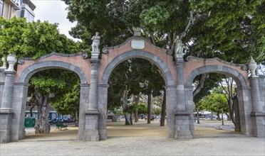 Entrance to the Alameda del Duque de Santa Elena Park