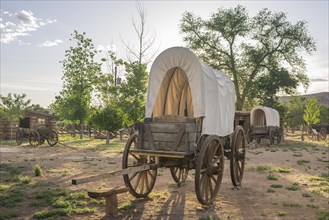 Covered wagon in Fort Bluff