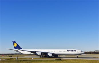 Lufthansa Airbus A340-600 roll out on taxiway