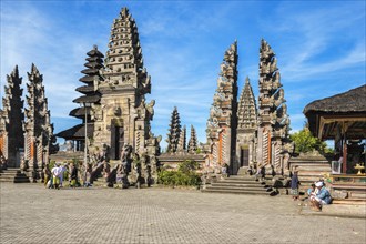 Believers in the Pura Ulun Danu Batur temple