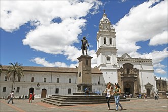 Santo Domingo church and monument to Mariscal Sucre on the Plaza Santo Domingo