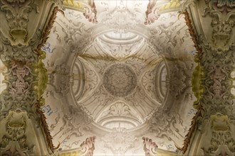 Ceiling fresco with a false dome and rocailles