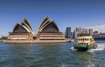 Sydney Opera House and the Ferry Alexander