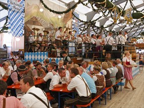 Beer tent at the Rosenheim autumn festival