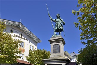 Winzerer statue