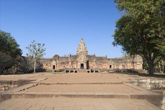The terrace and the eastern gallery of Prasat Hin Phanom Rung temple