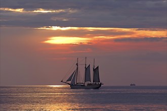 Evening sailing with three-masted schooner Mare Frisium in the foreground