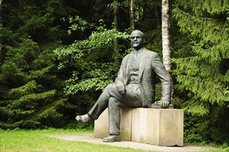 The sculpture of Lenin in the sculpture collection Grutas Park