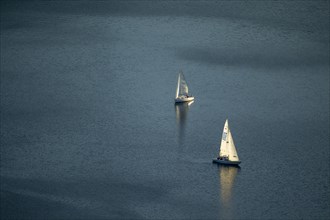 Two sailboats on lake Henne