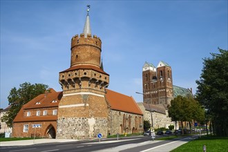 Mitteltorturm tower and St. Mary's Church